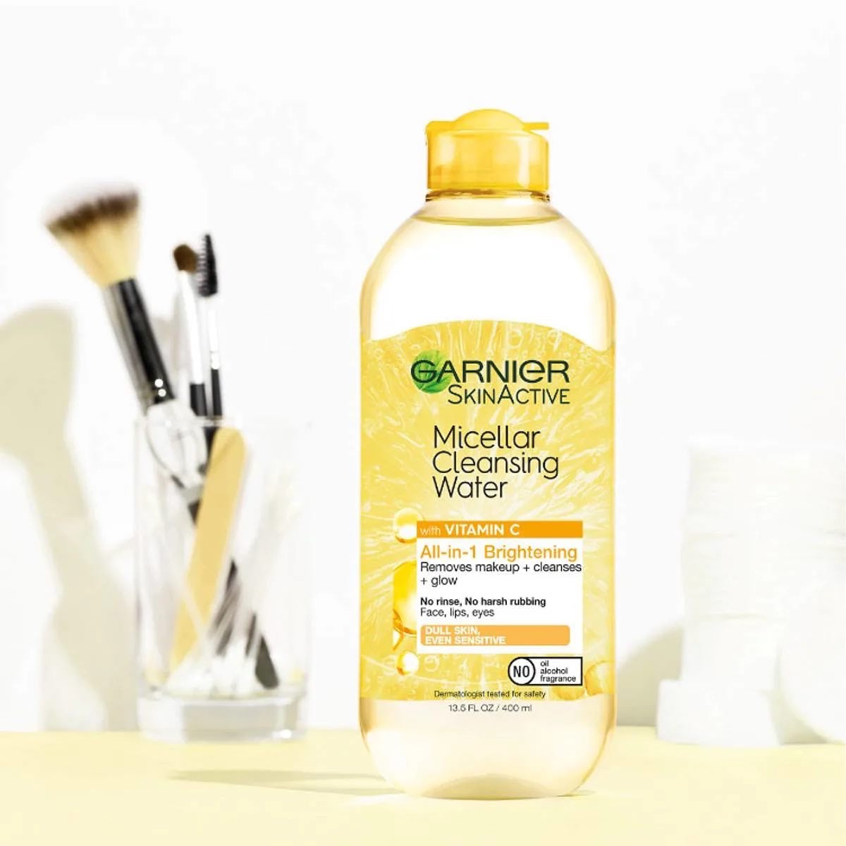 Garnier Micellar Cleansing Water With Vitamin C image 1